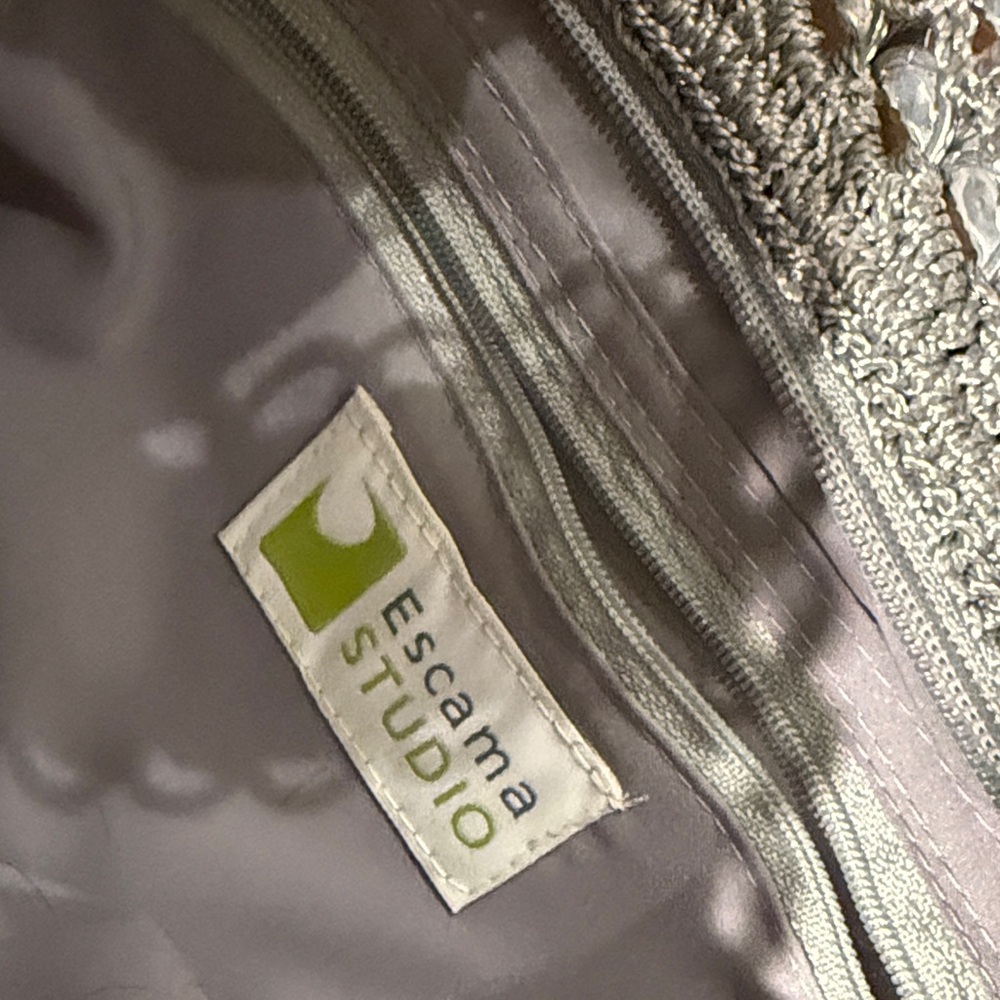 Escama Studio Recycled Pull Tab Handbag Silver Soda Tab Purse - Picture 5 of 5